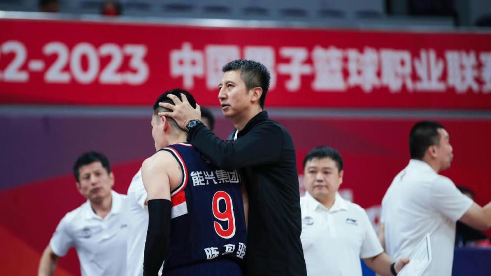 伊人久久婷婷丁香六月综合基地