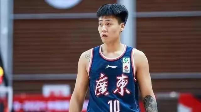 女人把尿口扒开让男人捅