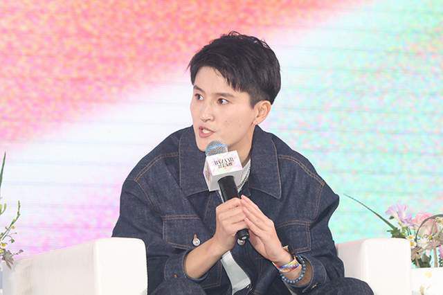 威胁着妻子出轨