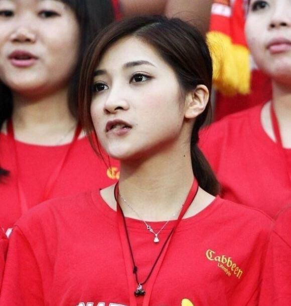 娇妻4p被三个男人伺候电影